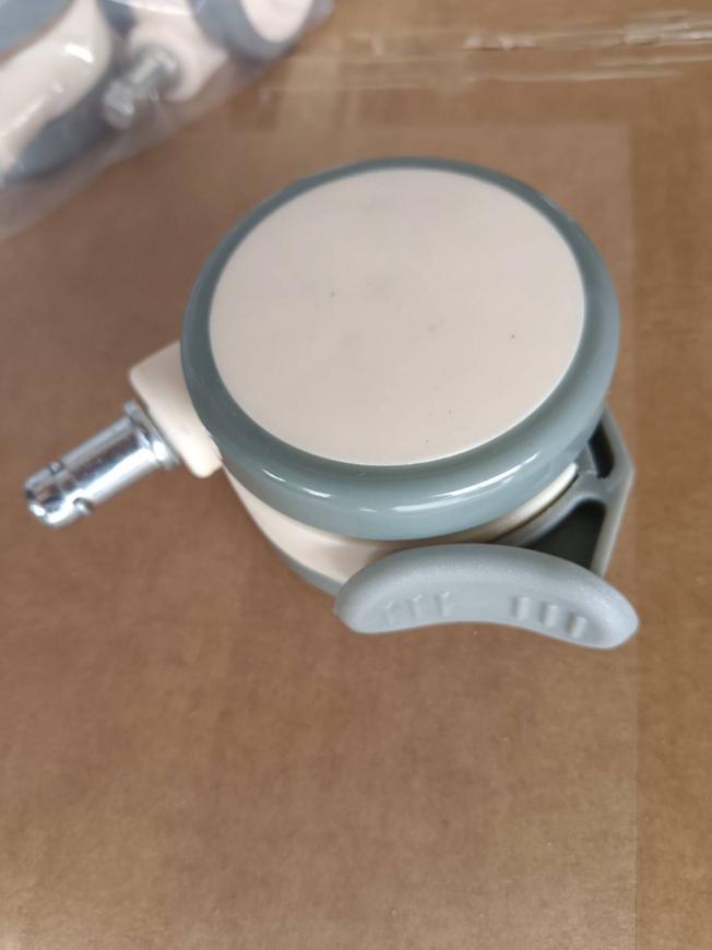 ล้อเก้าอี้แบบล็อคได้ กันเลื่อน